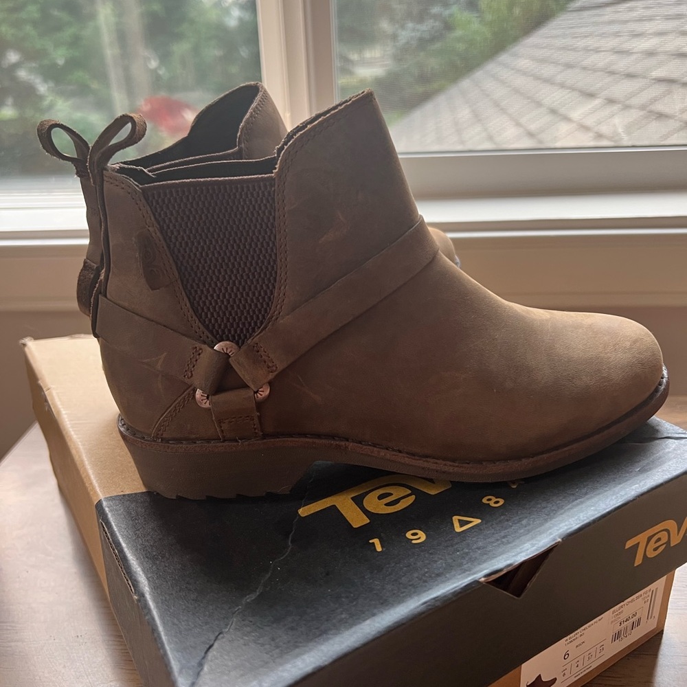 TEVA Ellery Chelsea Boot waterproof
